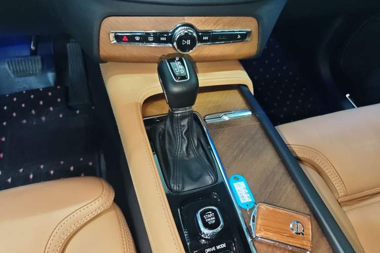 Used Volvo XC90 2019 T6 Luxury Edition 7-seater China V Standard Gear Lever