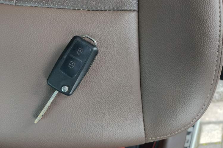 Used Zotye Z300 2014 1.5L Urban Edition Manual Luxury Model