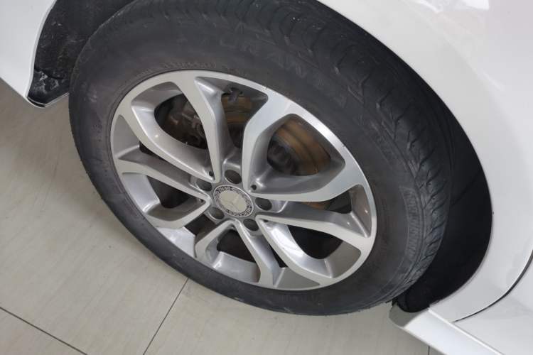 Used Mercedes-Benz C-Class 2015 Restyled C 180 L Sport Edition Right Rear Wheel Hub