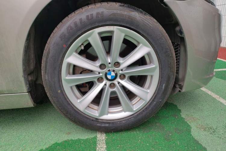 Used BMW 5 Series 2013 520Li Elegant Edition Right Front Wheel Hub
