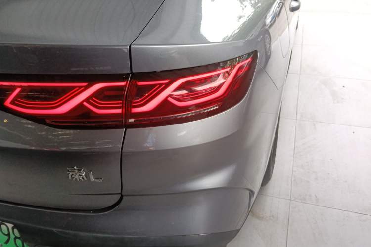 Used BYD Qin L 2024 DM-i 80KM Leading Model Right Rear Taillight