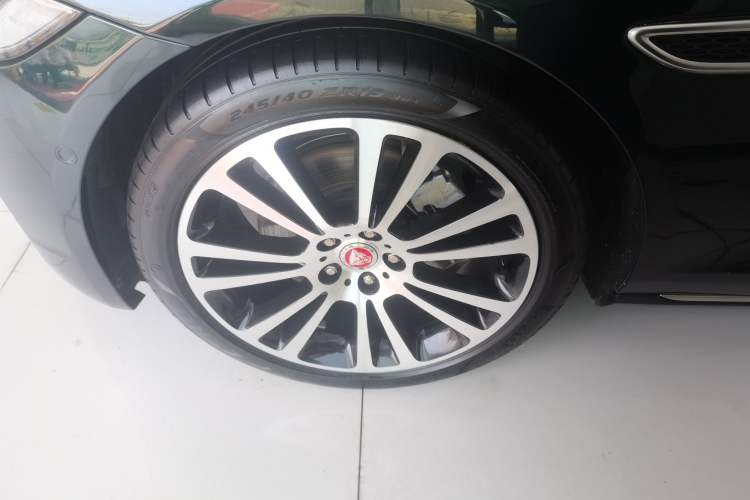 Used Jaguar XFL 2021 XFL 2.0T P250 Two-Wheel-Drive Luxury Deluxe Edition
