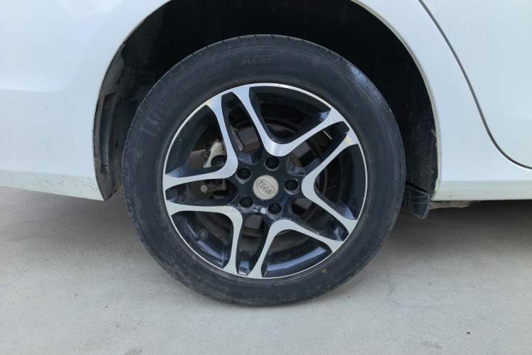 Used BYD G5 2014 1.5TID Automatic Prestige Model
