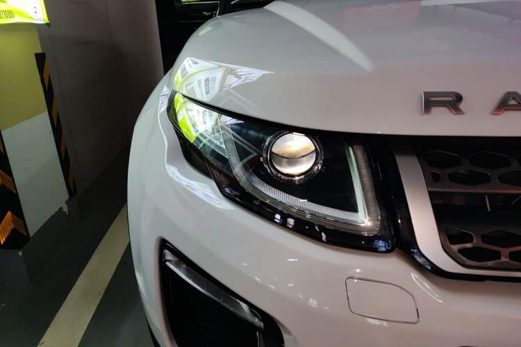 Used Land Rover Range Rover Evoque 2018 240 PS SE Smart Brilliance Edition
