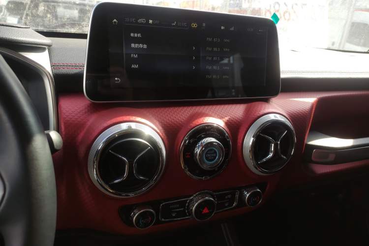 Used BAIC Off-Road BJ40 2021 2.3T Automatic Four-Wheel Drive Blade Hero Edition Supreme Version Audio And AC Panel