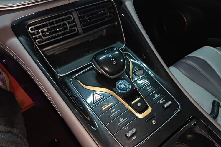 Used BYD Frigate 07 2023 DM-i 205KM Flagship Model