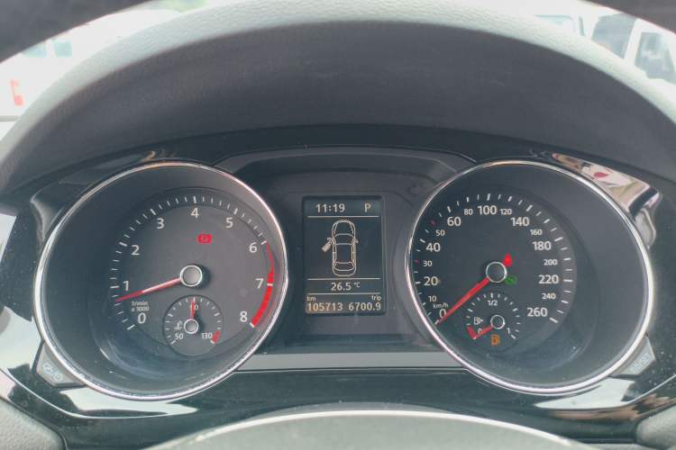 Used Volkswagen Sagitar 2017 230TSI Automatic Luxury Edition Instrument Cluster