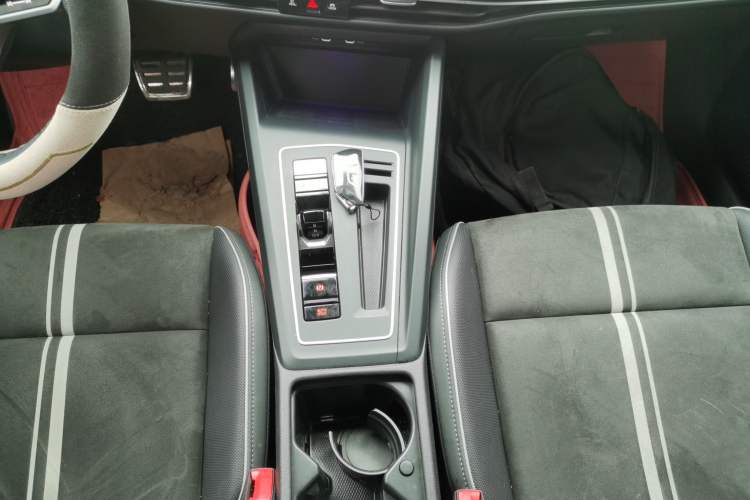 Used Volkswagen Golf 2023 280TSI DSG R-Line Lite Gear Lever