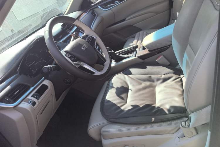 Used Cadillac XTS 2013 28T Luxury Model Left Front Seat