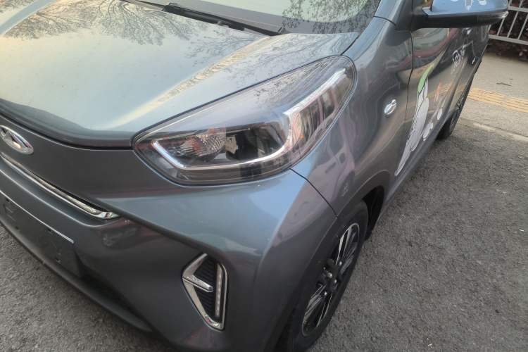 Used Chery QQ Little Ant 2022 Revised Version Sweet Pink Edition Half-Sugar Version Lithium Iron Phosphate 30.7 kWh 30 kW 301 km