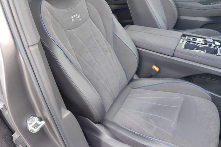 Used Volkswagen Teramont 2025 Tiguan Pro 450TSI 4Motion Crosswind Edition
