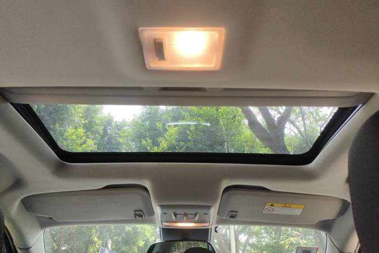 Used Buick Encore 2015 1.4T Automatic Two-Wheel Drive Urban Elite Version