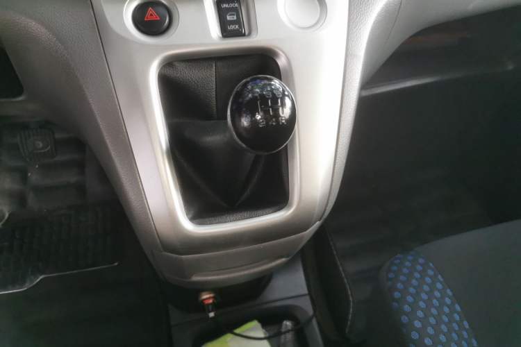 Used Nissan NV200 2013 1.6L Luxury Model China IV Standard Gear Lever