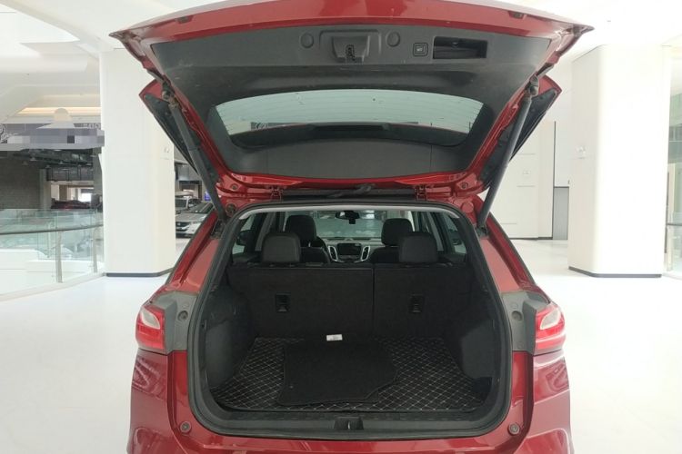 Used Chevrolet Equinox 2017 550T Automatic All-Wheel-Drive Huanjie Edition Trunk