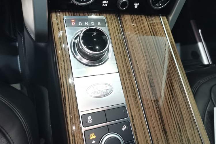Used Land Rover Range 2018 3.0 SC V6 Vogue Extended-Length Model Gear Lever