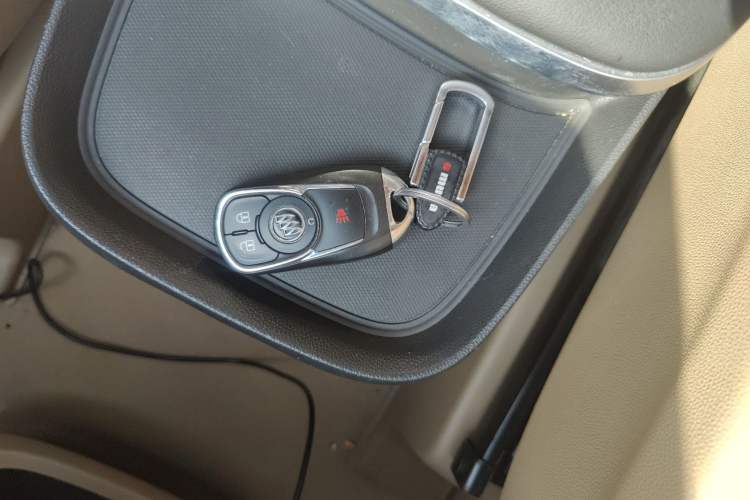 Used Buick GL8 2017 ES 28T Premium Version China V Standard Vehicle Key