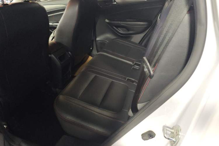 Used CHANGAN CS75 2014 2.0L Manual Luxury Version China IV Standard