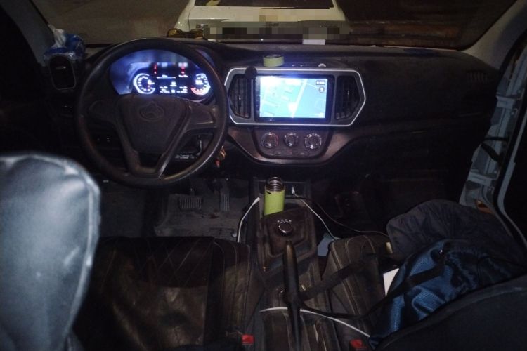 Used Chana Ruixing EM80 2025 Passenger Version Comfort Edition 6-Seater 300 km Dual-Swing Doors
