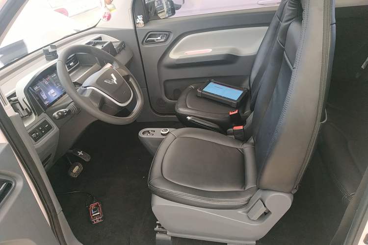 Used Wuling Hongguang MINIEV 2022 Macaron Premium Model – Lithium Iron Phosphate Left Front Seat