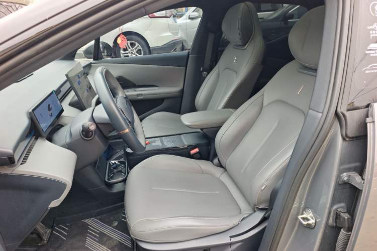 Used Lynk & Co Z20 2025 530 km Range Rear-Wheel Drive Pro