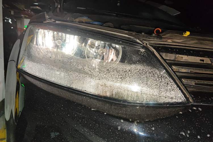 Used Volkswagen Sagitar 2014 Revised Version 1.6L Manual Comfort Edition Right Front Headlight