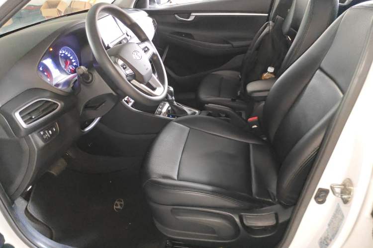 Used Hyundai Celesta 2017 1.6L Automatic Enjoyment Version GLS Left Front Seat