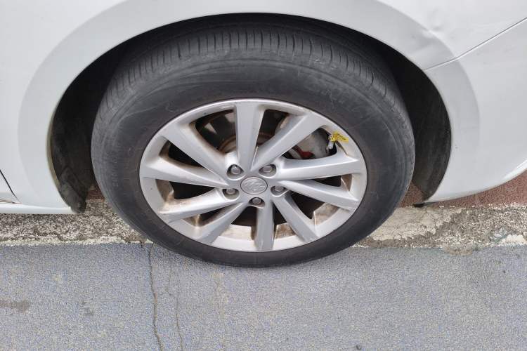 Used Buick Verano 2015 Sedan 15S Automatic Leading Model Right Front Wheel Hub