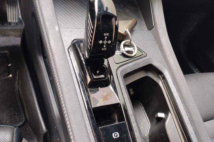 Used Lynk & Co 03 2023 1.5TD DCT JingPro Gear Lever