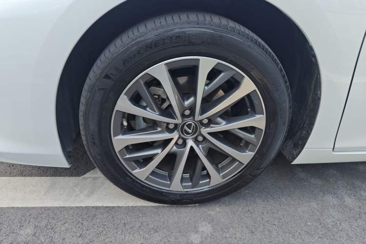 Used Lexus ES 2024 200 Premium Edition
