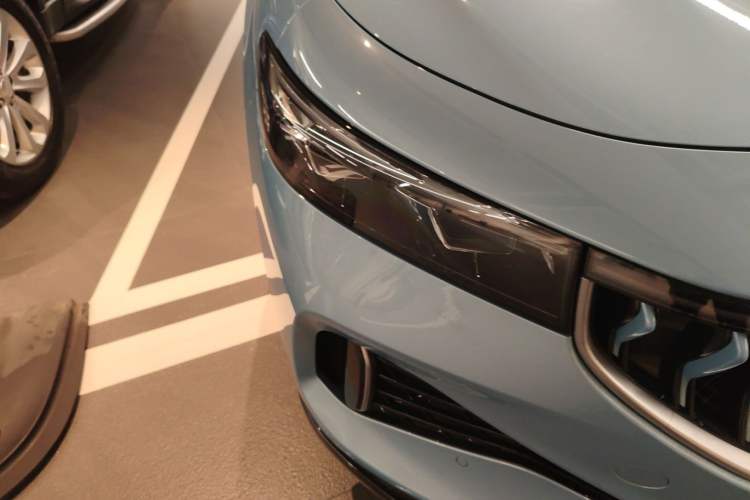 Used VOYAH FREE 2021 Four-Wheel Drive Standard Range-Extended Exclusive Luxury Package Exterior 3