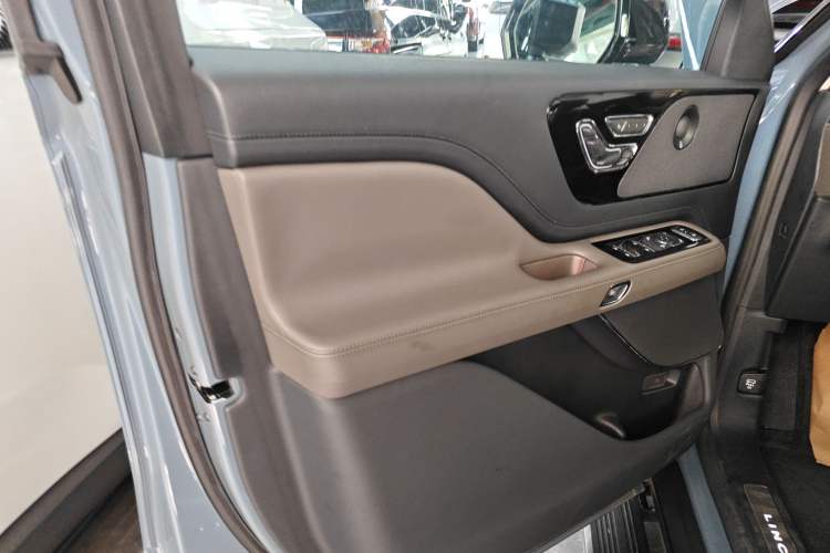 Used Lincoln Aviator 2024 3.0T V6 All-Wheel-Drive Luxury Edition Six Seats