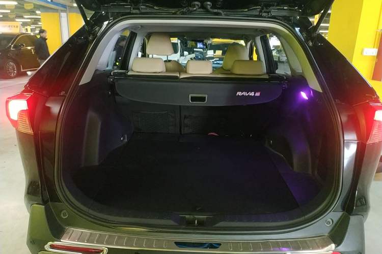 Used Toyota RAV4 2021 2.0L CVT Two-Wheel Drive Fashion Edition