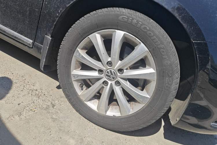 Used Volkswagen Magotan 2016 1.8TSI Smart Comfort Model Right Front Wheel Hub