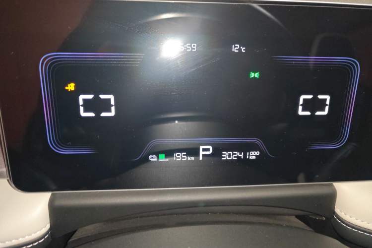 Used Geometry E Firefly 2023 320KM Cute & Handsome Tiger 5 Seats