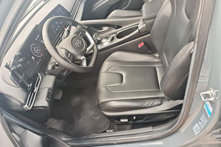 Used Hyundai Elantra 2021 1.5L CVT LUX Prestige Edition Left Front Seat