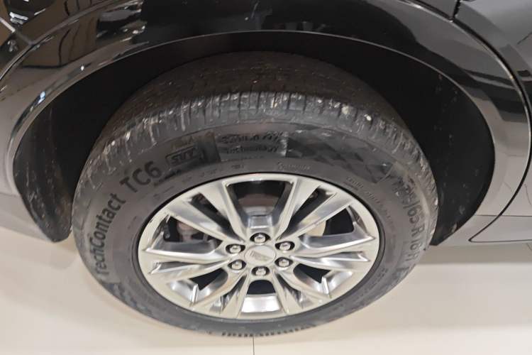 Used Cadillac XT5 2020 28T Four-Wheel Drive Luxury Version Right Rear Wheel Hub