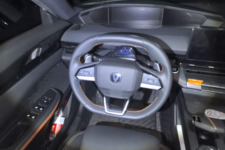 Used CHANGAN UNI-V 2022 1.5T Prestige Version Steering Wheel