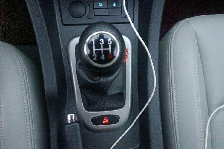 Used BAIC Senova D50 2014 1.5L manual comfort version Gear Lever