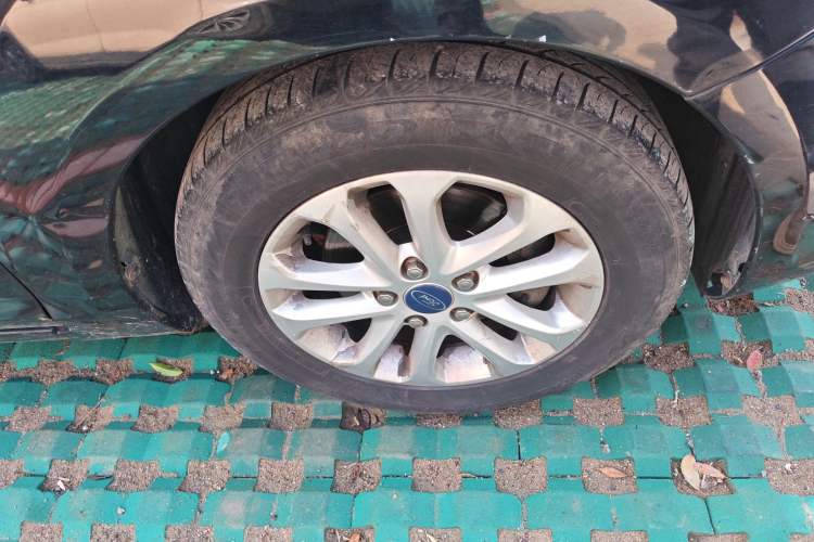 Used Ford Focus 2013 Sedan Classic 1.8L Manual Base Model