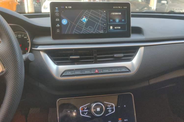 Used Hongqi H5 2022 Classic Model Facelift 1.8T Automatic Smart Connect Flagship Edition