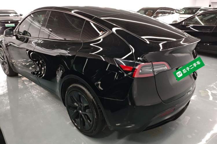 Used Tesla Model Y 2023 Long-Range All-Wheel-Drive Version
