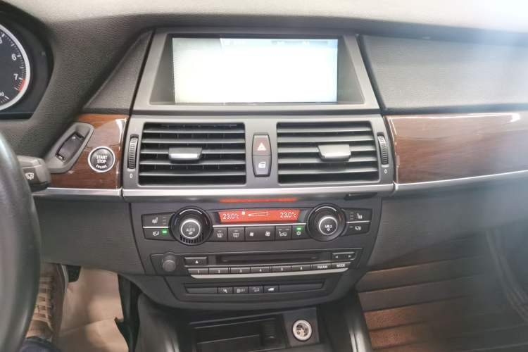 Used BMW X6 2012 xDrive35i Audio And AC Panel