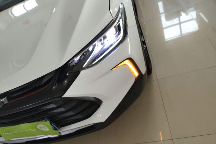 Used Chevrolet Trax 2021 Redline 335T CVT Top-Tier Model China VI Standard Left Front Headlight