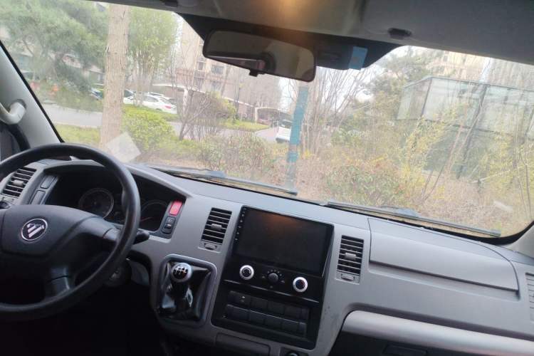 Used Foton Scenic G7 2017 2.0L Short-Wheelbase Commercial Van High-Roof 2-Seater 4Q20M
