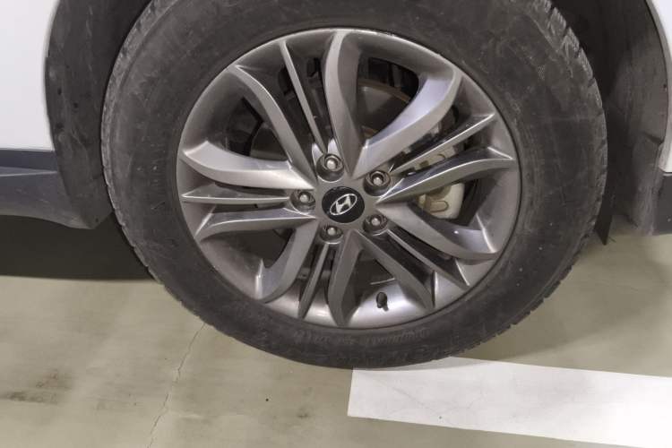 Used Hyundai ix35 2015 2.0L Automatic 2WD Smart Type China IV