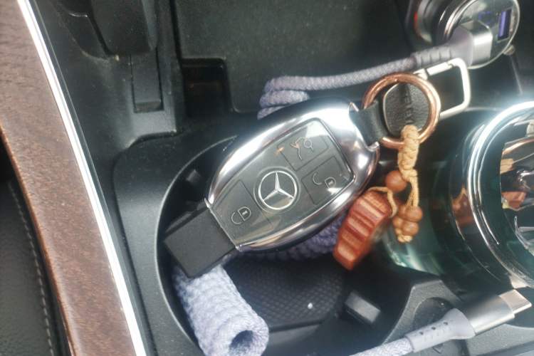 Used Mercedes-Benz GLC 2018 Refreshed GLC 300 4MATIC Dynamic Edition Vehicle Key