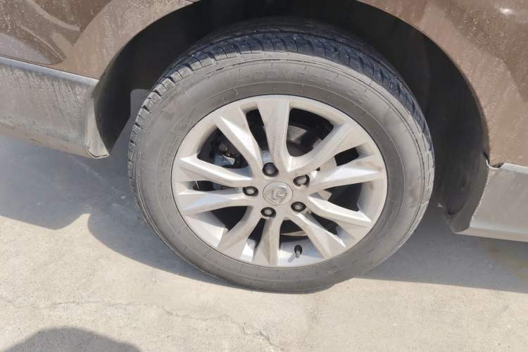 Used Baojun 730 2016 1.5T Manual Comfort Version 7 Seats Right Rear Wheel Hub