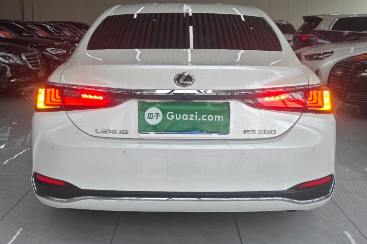 Used Lexus ES 2022 200 Excellence Edition Rear