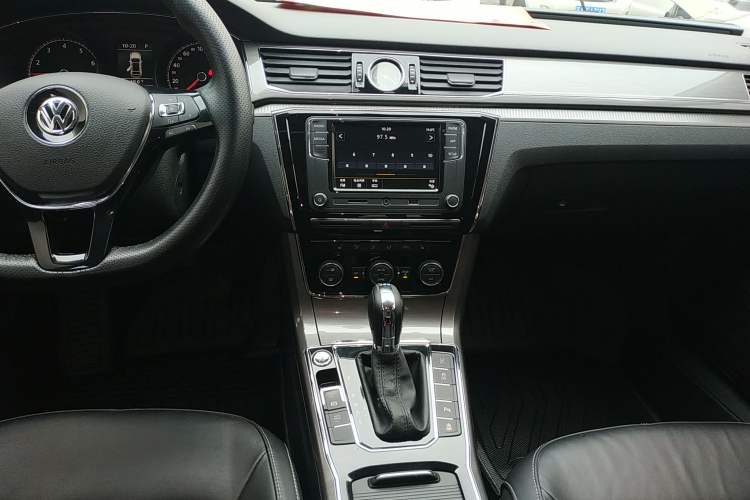 Used Volkswagen Passat 2017 330TSI DSG Luxury Edition