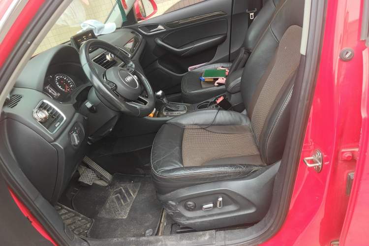 Used Audi Q3 2018 30th Anniversary Edition 30 TFSI Fashion Model Left Front Seat